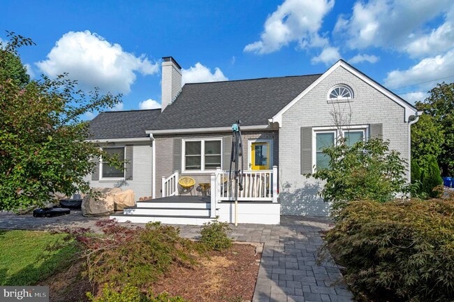 property at 1001 Clearview Ave