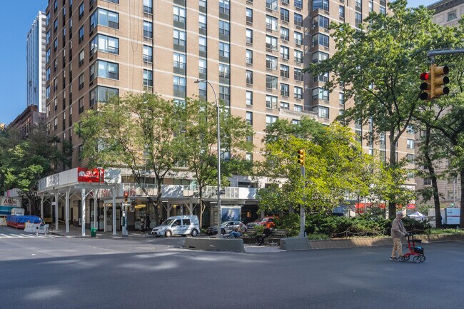 The Montana in New York, NY - Building Photo - Building Photo