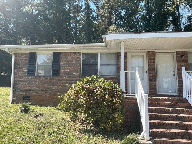 property at 774-774 Fontaine Rd SW