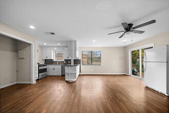 1522 N Ross Ave in Tyler, TX - Building Photo - Building Photo