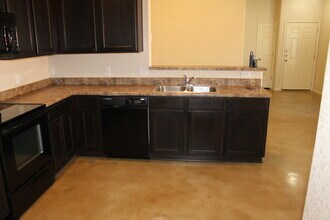 220 Anne Louise Dr, Unit 222 in New Braunfels, TX - Foto de edificio - Building Photo