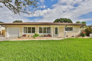 5941 4th Ave N in St. Petersburg, FL - Building Photo