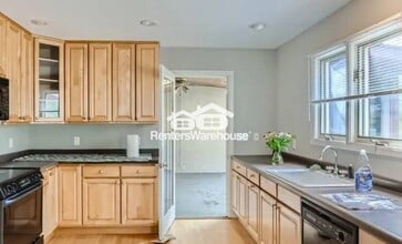 215 E Old Shakopee Rd in Bloomington, MN - Building Photo - Building Photo