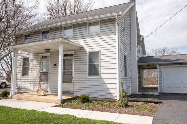 1366 Lititz Rd, Unit 1366