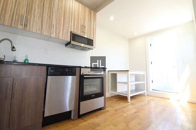 KINGSLAND AVENUE in Brooklyn, NY - Building Photo - Building Photo