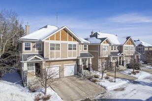 9000 Wentworth Av SW in Calgary, AB - Building Photo