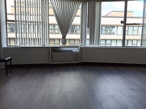 5757 N Sheridan Rd, Unit C in Chicago, IL - Building Photo - Building Photo