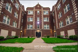 2822 E 78th St in Chicago, IL - Building Photo