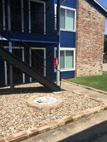 Hampshire Apartments in Denton, TX - Building Photo
