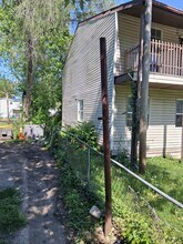 3645 McCasland Ave in East St. Louis, IL - Building Photo - Building Photo