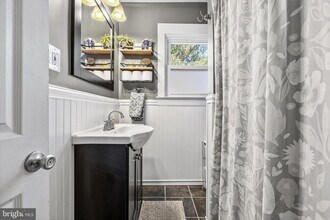 47 N Maple Ave in Maple Shade, NJ - Building Photo - Building Photo