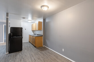 Ferncrest Apartments in Cincinnati, OH - Building Photo - Interior Photo