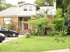 606 Lake Dot Cir in Orlando, FL - Building Photo