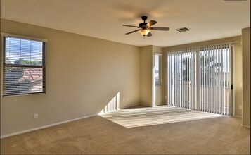 8367 W Midway Ave in Glendale, AZ - Building Photo - Building Photo