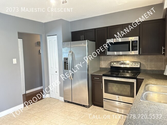 2073 Majestic Crescent in Abbotsford, BC - Building Photo - Building Photo