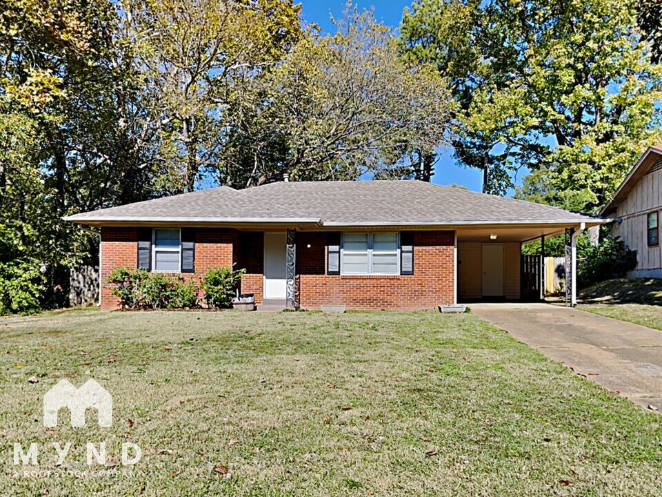 5160 Rolling Meadows Dr in Memphis, TN - Building Photo