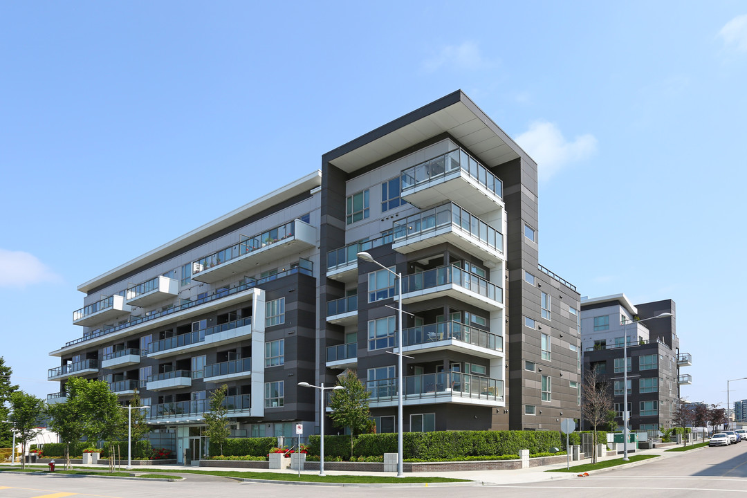 Riva 3 in Richmond, BC - Building Photo