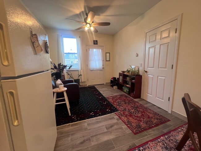 2979 Fairfield Ave, Unit R1