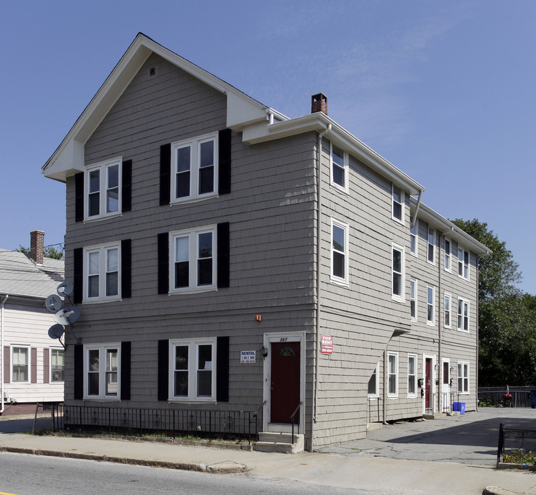 367 Broad St in Cumberland, RI - Building Photo