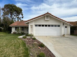 924 Torrey Pines Dr in Paso Robles, CA - Building Photo - Building Photo