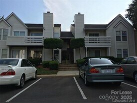9605 Vinca Cir in Charlotte, NC - Building Photo
