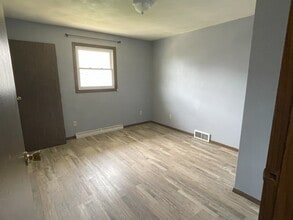 2407 N Locust St in Appleton, WI - Building Photo - Building Photo