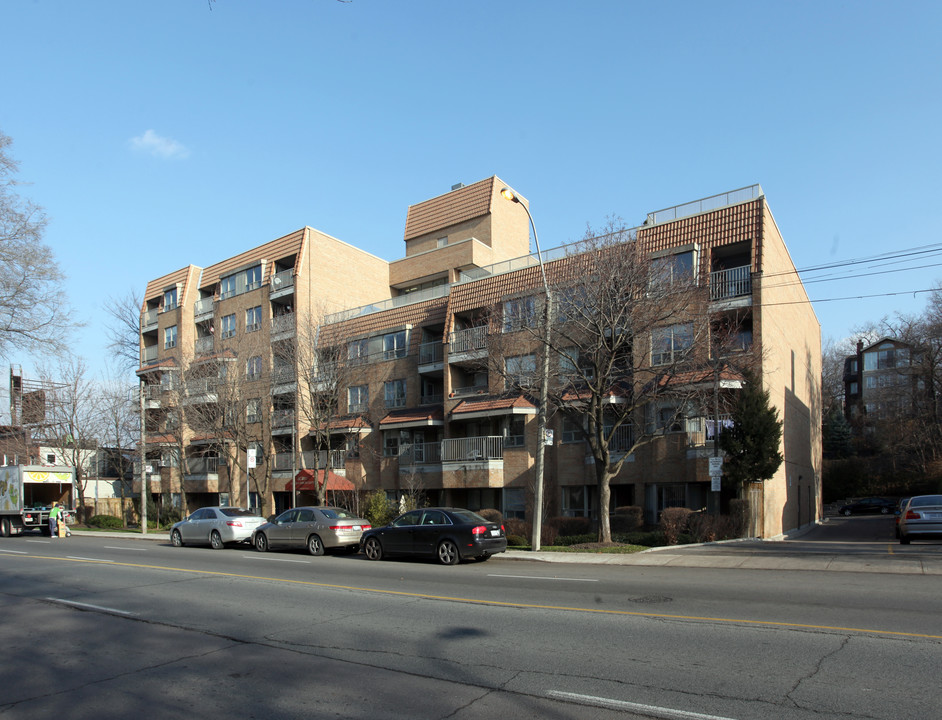 Parkside in Toronto, ON - Building Photo