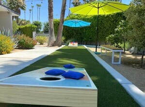 1375 S Calle Rolph in Palm Springs, CA - Building Photo - Building Photo