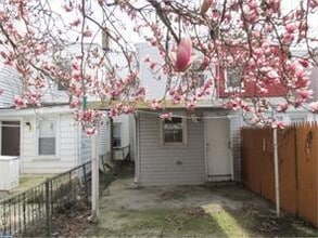 1150 Nottingham Way in Trenton, NJ - Building Photo - Building Photo
