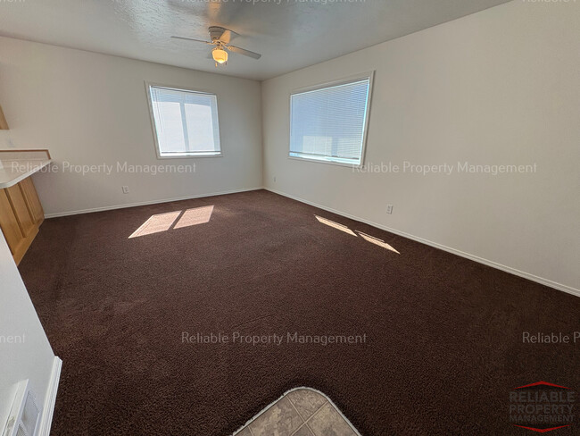 230 W Anderson St, Unit 3 in Idaho Falls, ID - Foto de edificio - Building Photo