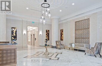 30 Elm Dr W in Mississauga, ON - Building Photo - Building Photo