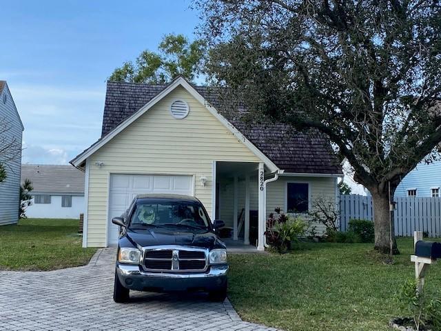 2820 Black Pine Ct in Atlantis, FL - Building Photo