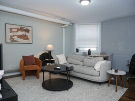 41 Carlton St, Unit 9 in Brookline, MA - Building Photo