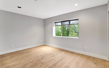 6396 Weidlake Dr in Los Angeles, CA - Foto de edificio - Building Photo