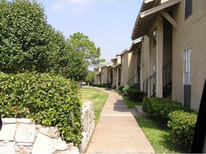 Summit Park in Carrollton, TX - Building Photo - Building Photo