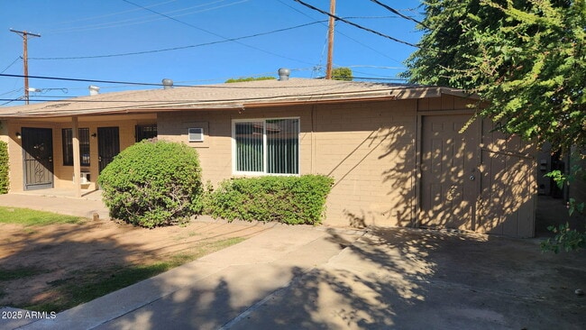 property at 2645 W Morten Ave