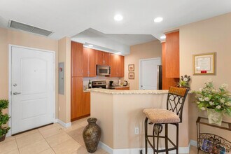 801 S Olive Ave, Unit 1415 in West Palm Beach, FL - Building Photo - Building Photo