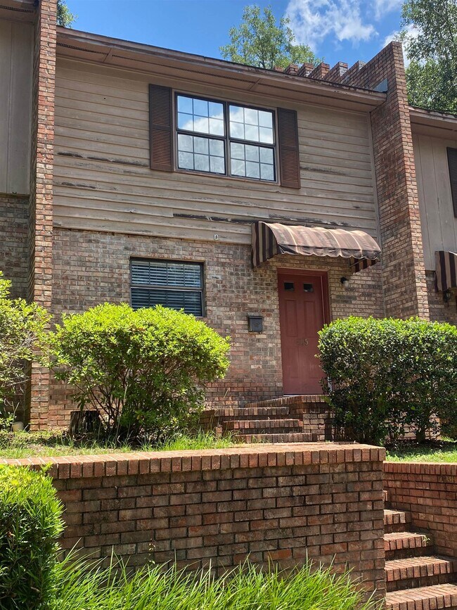 property at 805 Pine St