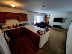 3377 N Oakland Ave in Milwaukee, WI - Building Photo - Building Photo