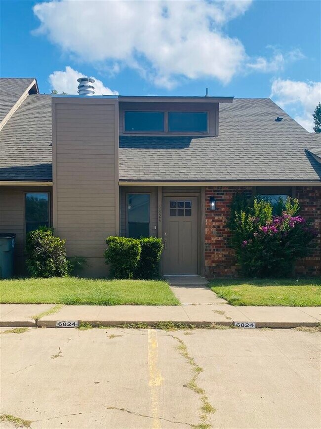 property at 6824 NW Willow Springs Dr