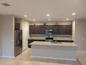 1075 N Echo Ranch Dr in Green Valley, AZ - Building Photo - Building Photo