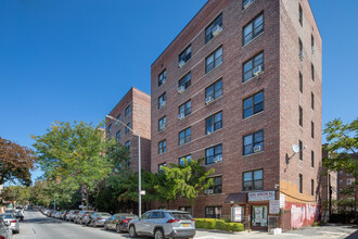 98-30 67th Avenue in Flushing, NY - Foto de edificio - Building Photo