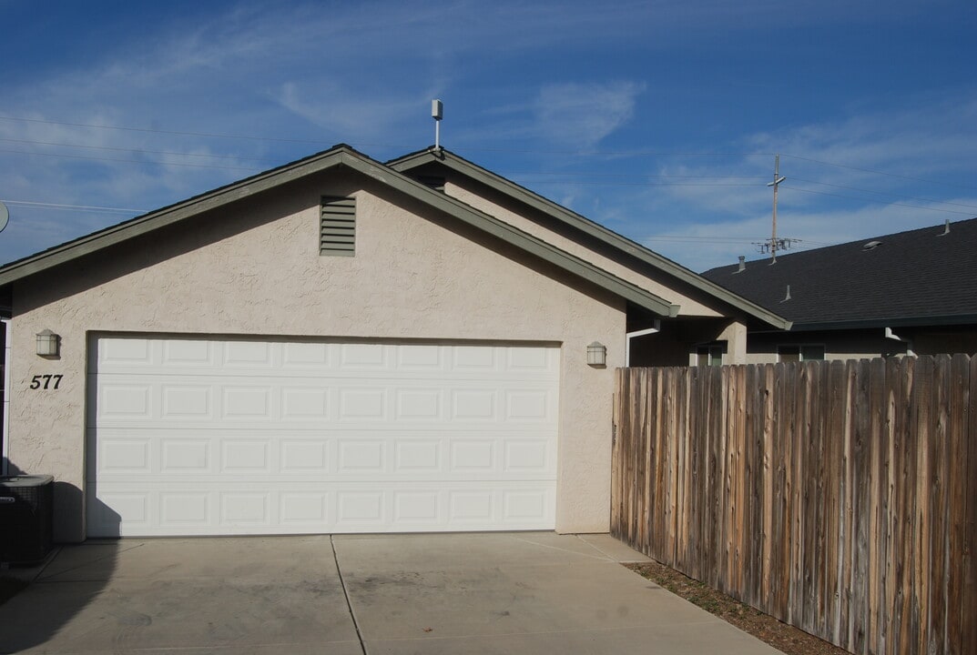 577 E Eaton Rd in Chico, CA - Building Photo