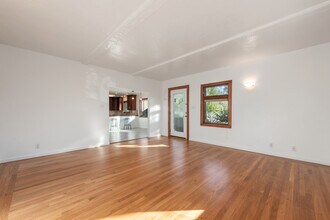 570 Okeefe St in Menlo Park, CA - Building Photo - Building Photo