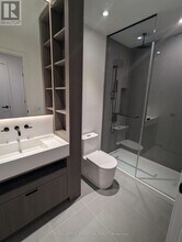 55 Charles St E in Toronto, ON - Building Photo - Building Photo
