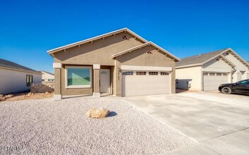 2167 Amber Valley Rd in Socorro, TX - Building Photo - Building Photo