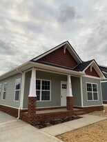 453 Cochran St in Alcoa, TN - Building Photo