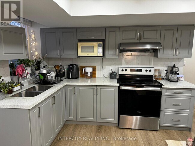 26 Block Rd in Brampton, ON - Building Photo - Building Photo