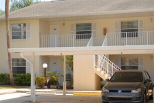 1512 Rio De Janeiro Ave in Punta Gorda, FL - Building Photo