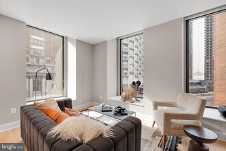 1601 Cherry St in Philadelphia, PA - Foto de edificio - Building Photo